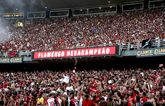Torcida do Flamengo comemora o Hexa de 2009 no Maracanã